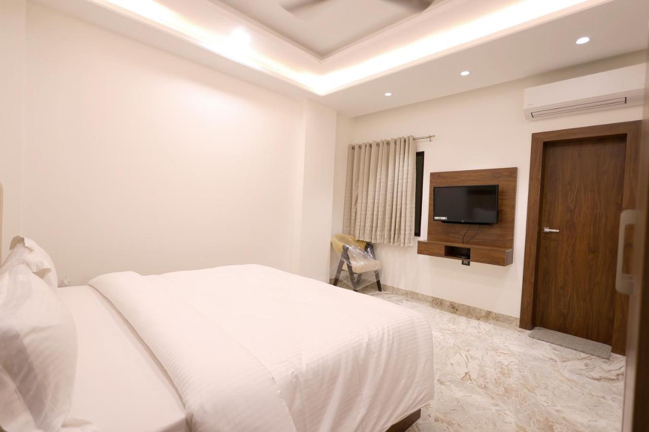 Guru Kripa Sadan Hotel Vrindavan Exterior photo