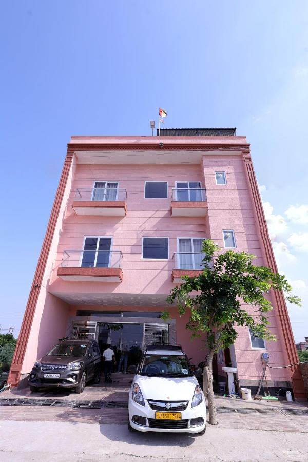 Guru Kripa Sadan Hotel Vrindavan Exterior photo