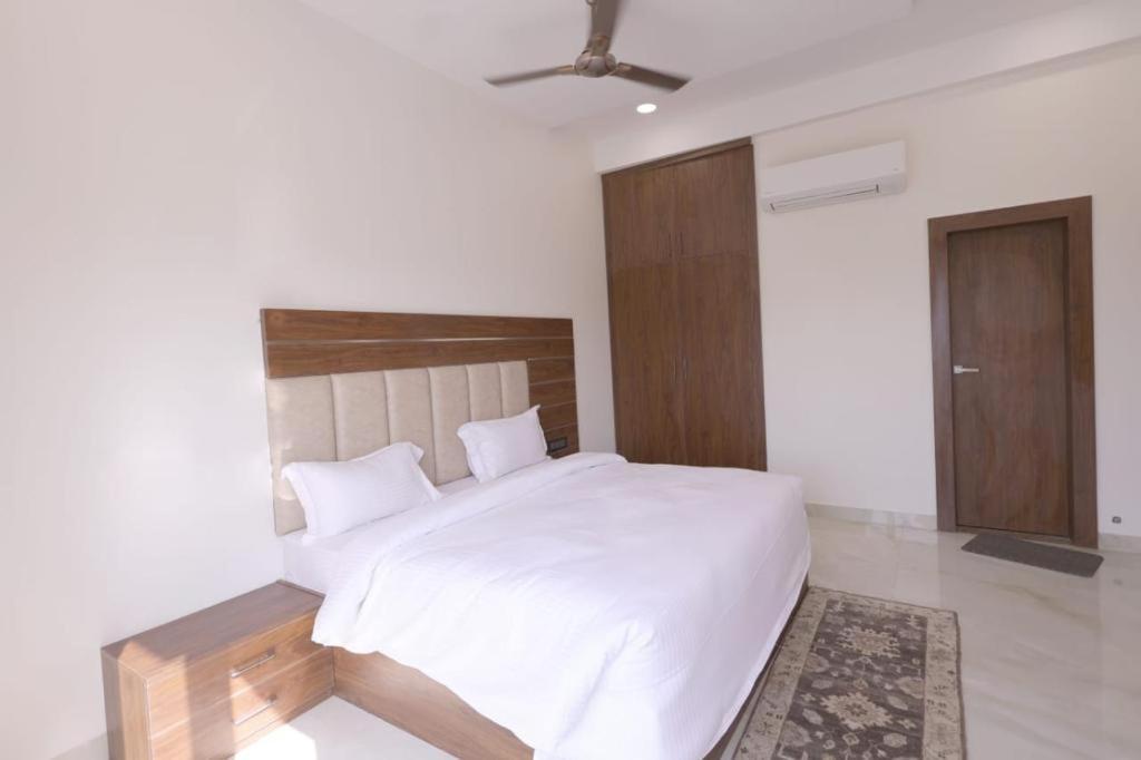 Guru Kripa Sadan Hotel Vrindavan Exterior photo